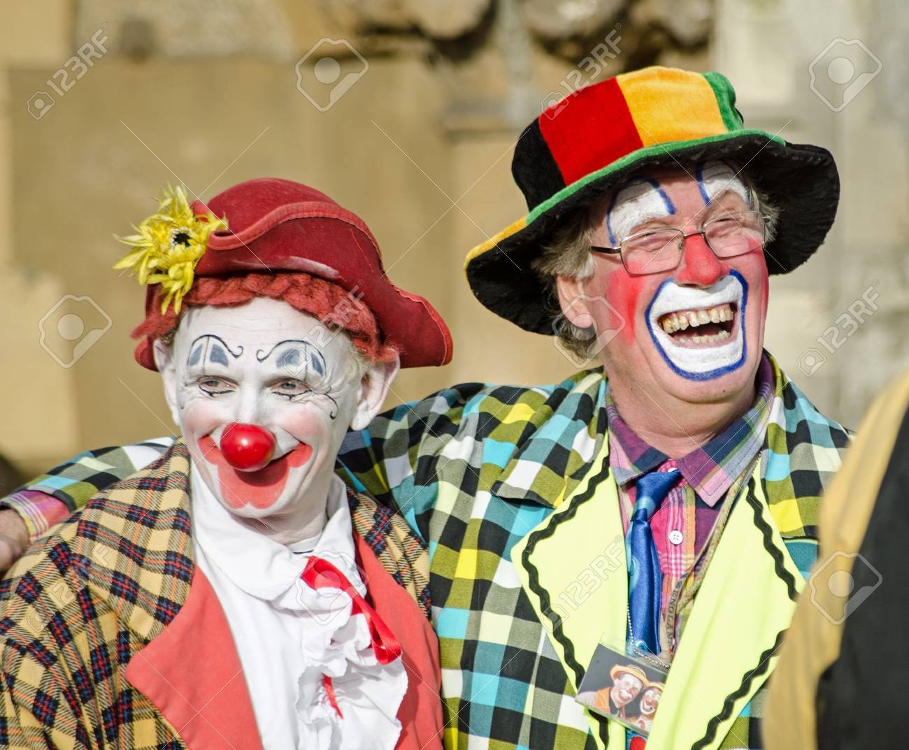109x90-123573425-london-uk-february-7-2016-two-clowns-sharing-a-joke-ahead-of-the-annual-church-service-in-memory-of-1.jpg