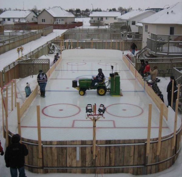 600x600-backyard_hockey_rink.jpg